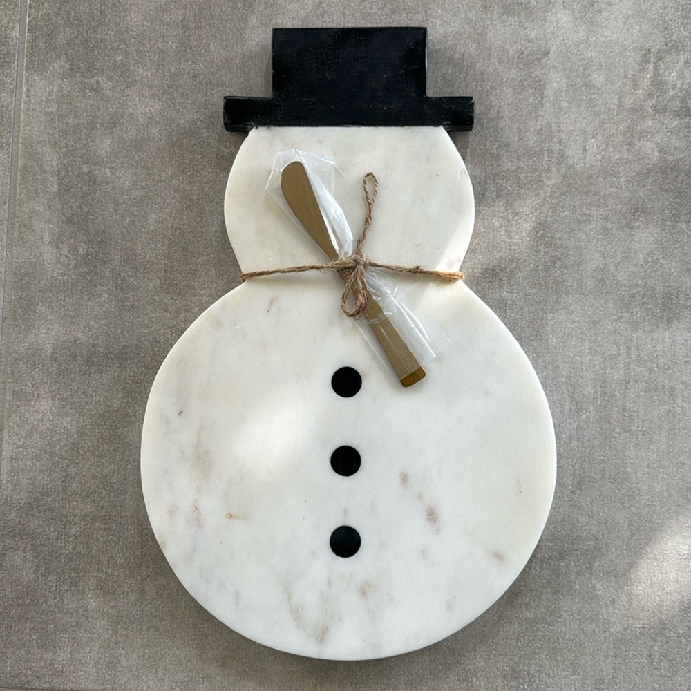 NWT- Marble Snowman Shaped Cheese/Cutting Board w/Stainless Steel Knife